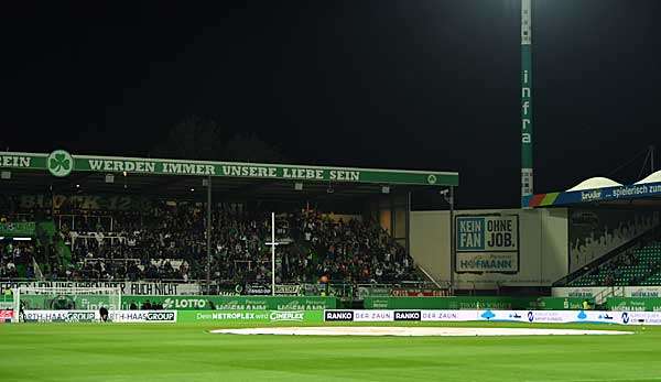 Das Zweitliga-Spiel Dresden gegen Fürth wurde wegen einer Orkan-Warnung abgesagt.