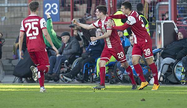 Der 1. FC Kaiserslautern steht mit 37 Punkten auf dem elften Tabellenplatz.