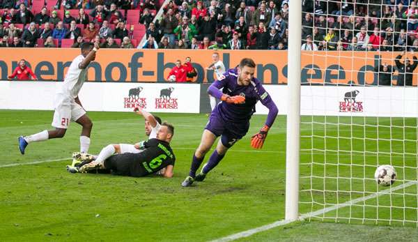 Cordova gelingt der Ausgleich für Augsburg. Der Anfang vom Ende für Hannover 96 ...