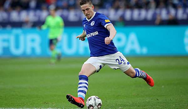 Bastian Oczipka testet mit Schalke heute gegen Sevilla.