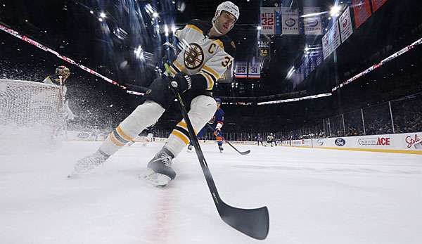 Zdeno Chara hat einen neuen Vertrag bei den Boston Bruins unterschrieben.