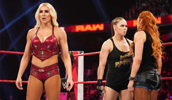 Im Main Event von WrestleMania 35 werden Charlotte Flair, Ronda Rousey und Becky Lynch (v.l.) gegeneinander antreten.