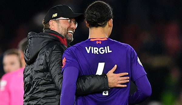 Jürgen Klopp (l.) hat nie an der Qualität von Virgil van Dijk gezweifelt.