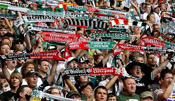 Pflegen seit Jahrzehneten eine innige Fanfreundschaft zueinander: Liverpool- und Gladbach-Fans.