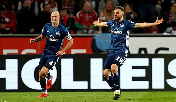 Am letzten Spieltag rettete der HSV kurz vor Schluss einen Punkt in Köln. 