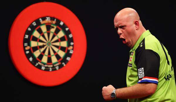 Michael van Gerwen hat die Tabellenführung der Premier League zurückerobert.