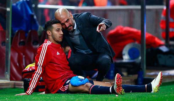 Thiago arbeitete drei Jahre lang mit Pep Guardiola (r.) zusammen beim FC Bayern.