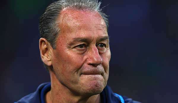 Huub Stevens kämpft mit dem FC Schalke 04 gegen den Abstieg.