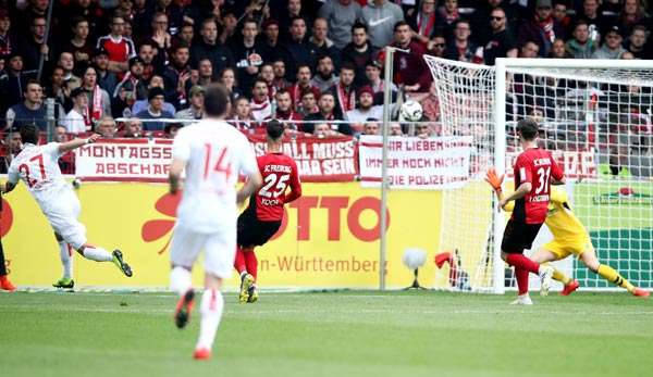 Mit einem fulminanten Schuss erzielte Kownacki (l.) den 1:1-Ausgleich.