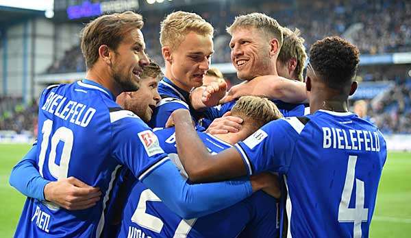 Glücksmoment: Bielefeld verpasste ausgerechnet dem Rivalen in Ostwestfalen aus Paderborn einen herben Dämpfer im Aufstiegsrennen.