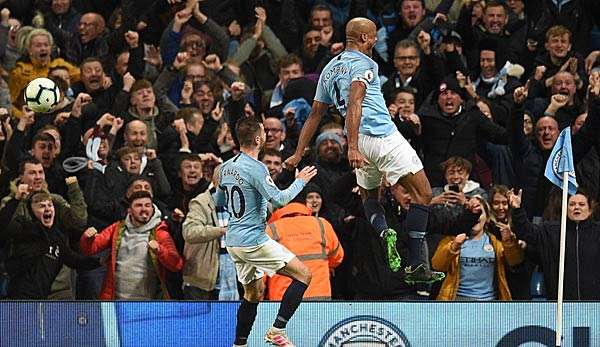 Vincent Kompany hat Manchester City zurück an die Tabellenspitze geschossen. 