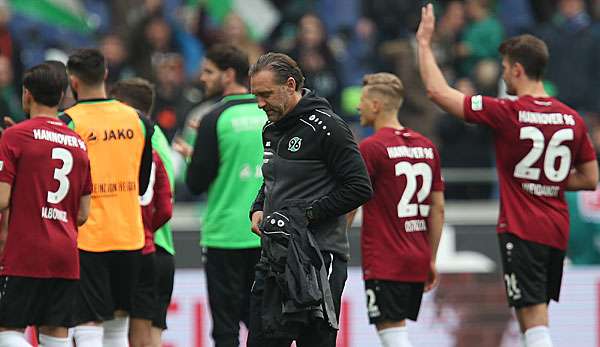 Thomas Doll ist mit Hannover 96 aus der Bundesliga abgestiegen.