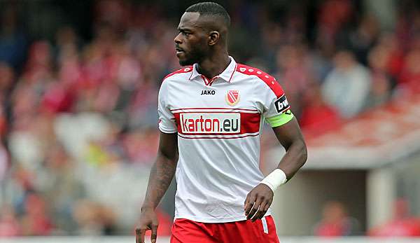 Energie Cottbus kämpft im Duell mit Eintracht Braunschweig gegen den Abstieg.