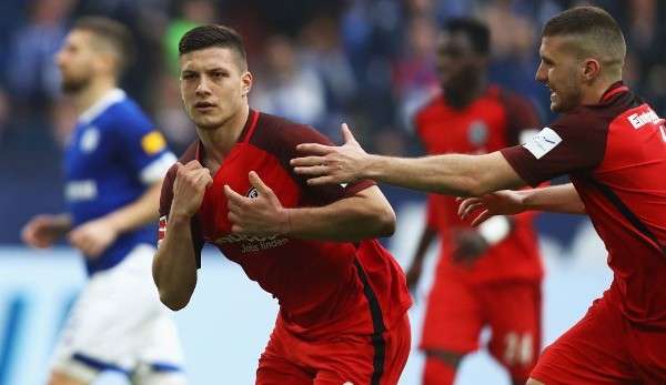 Luka Jovic hat mit guten Leistungen bei Eintracht Frankfurt auf sich aufmerksam gemacht.