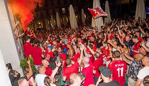 Die Fans des FC Liverpool zelebrierten den CL-Triumph bis in die Morgenstunden.