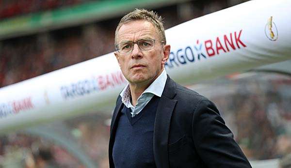 Ralf Rangnick tritt von seinen Ämtern als Interimstrainer und Sportdirektor bei RB Leipzig zurück und wird in Zukunft in anderer Position bei Red Bull fungieren. SPOX hält mit allen Infos der Pressekonferenz auf dem aktuellen Stand. 