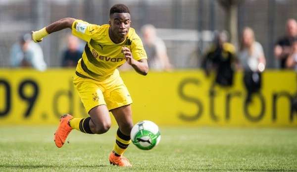 Youssoufa Moukoko wird von Borussia Dortmund bald in die U19 versetzt.