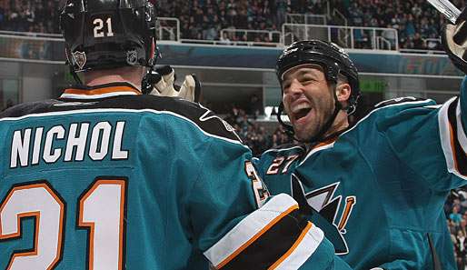 Scott Nichol und Manny Malhotra trugen je einen Treffer zum Sieg der San Jose Sharks bei