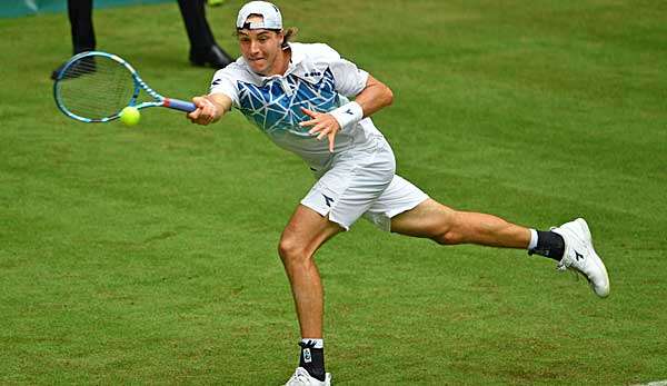 Scheiterte in seinem ersten Achtelfinale in Halle gegen den Russen Karen Khachanov: Jan-Lennard Struff.