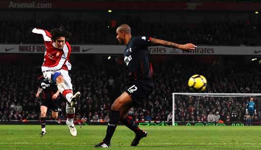 Tomas Rosicky erzielte gegen Bolton das wichtige 1:2 kurz vor der Pause