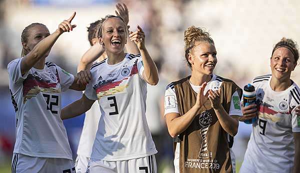 Freudiger Blick Richtung Halbfinale: Die DFB-Frauen treffen im Viertelfinale der WM auf Schweden und sind bei der Endrunde in Frankreich noch ohne Gegentor.