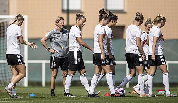 Kassierten bis zum WM-Viertelfinale noch keinen einzigen Gegentreffer: Die DFB-Damen um Bundestrainerin Voss-Tecklenburg.