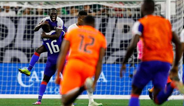 Totale Ekstase: Haiti feiert den Einzug ins Halbfinale beim Gold Cup.