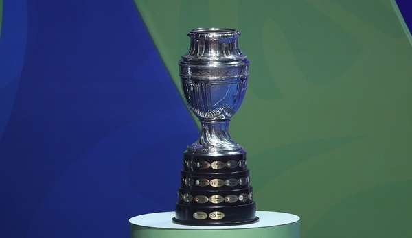 Um diesen Pokal spielen die Nationen bei der Copa America 2019. 