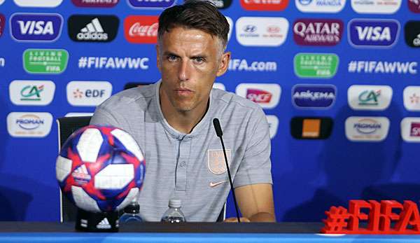 Phil Neville ist Trainer der englischen Frauen-Nationalmannschaft.