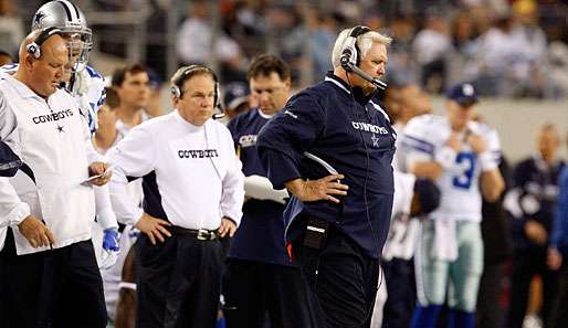 Wade Phillips (r.) wird den Texanern weiter als Coach vorstehen