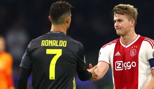 Im vergangenen Jahr noch Konkurrenten: In der neuen Saison sind de Ligt (r.) und Cristiano Ronaldo wohl Kollegen.