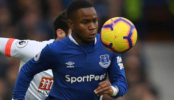 Ademola Lookman kehrt offiziell zu RB Leipzig zurück.