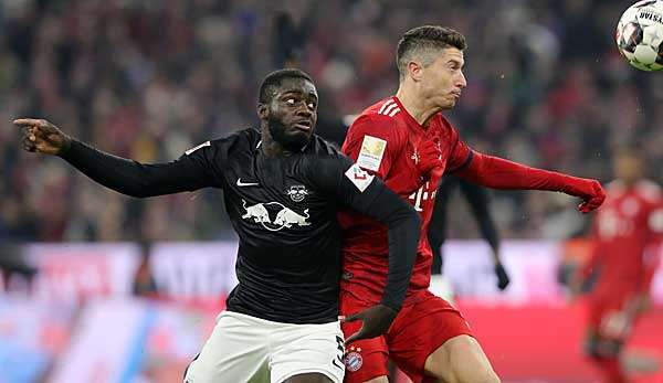 Nahm es in der vergangenen Saison mit den besten Bundesliga-Stürmern auf: RB Leipzigs Dayot Upamecano, hier im Zweikampf mit Robert Lewandowski.