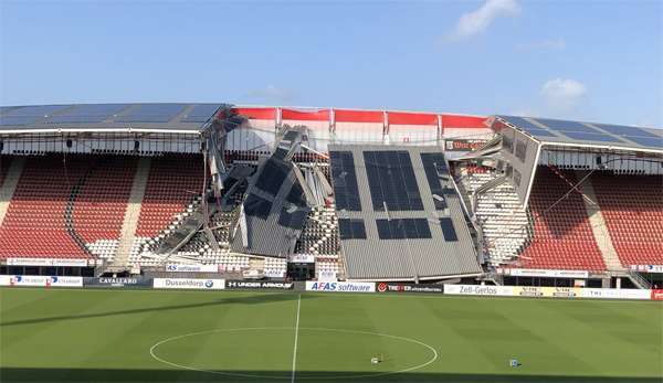 Ein Teil des Stadiondachs in Alkmaar ist eingestürzt.