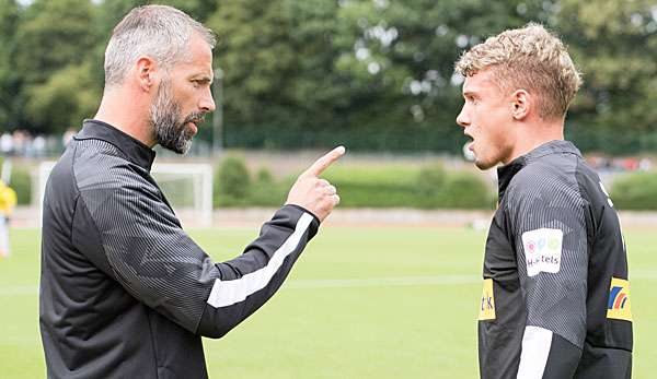 Marco Rose im Gespräch mit Michael Cuisance.