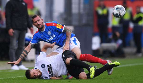 Der Karlsruher SC hat die Rückkehr an die Tabellenspitze der 2. Bundesliga verpasst. 