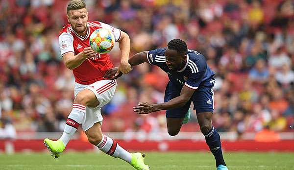 Shkodran Mustafi wechselte 2016 vom FC Valencia zum FC Arsenal.