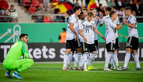 Glückt der U21-Nationalmannschaft der Umbruch? Beim 2:0-Sieg über Griechenland standen gleich 19 Neulinge im Kader von Trainer Stefan Kuntz.