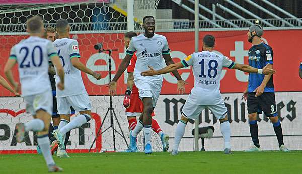 Salif Sane feiert sein Tor zum zwischenzeitlichen 1:1.