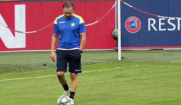 Trainer Thomas Doll hat am 1. Spieltag der Europa League mit APOEL Nikosia in einem abwechslungsreichen Spiel 3:4 (0:1) gegen den luxemburgischen Klub F91 Düdelingen verloren. 