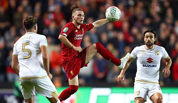 Der FC Fulham fordert vom FC Liverpool offenbar acht Millionen Euro Entschädigung für den ablösefreien Wechsel von Harvey Elliott im vergangenen Sommer. Das berichtete die Times.