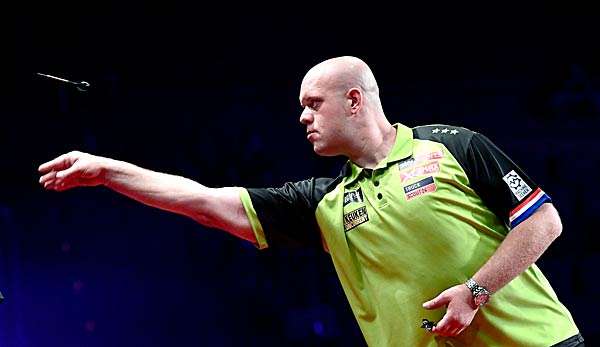 Michael van Gerwen gewann sein Auftaktmatch gegen Jamie Hughes mit 2:1.