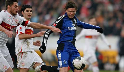 Marcus Berg (r.) auf dem Weg zum 1:0 für Hamburg gegen den VfB Stuttgart