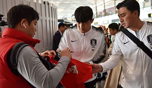 Die südkoreanische Nationalmannschaft ist zum WM-Qualifikationsspiel nach Nordkorea aufgebrochen.