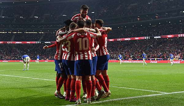 Nach zuletzt drei Remis in Serie in der Liga hat der spanische Vizemeister Atletico Madrid in der Primera Division einen Sieg gefeiert und sich auf Platz zwei verbessert. 