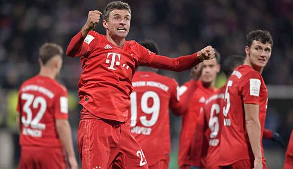 Thomas Müller schoß die schwachen Bayern eine Runde weiter.