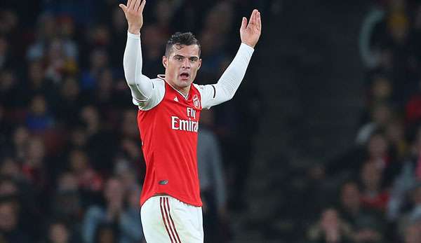 Granit Xhaka geriet bei seiner Auswechslung gegen Palace mit den eigenen Fans aneinander.