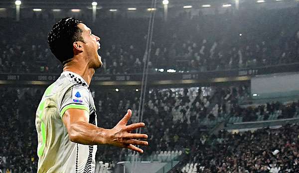 Cristiano Ronaldos Mutter hat sich über die "Fußball-Mafia" beklagt.