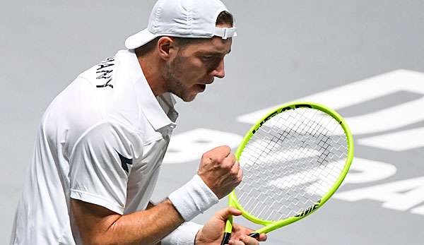 Jan-Lennard Struff hat das zweite Einzel für Deutschland gewonnen.