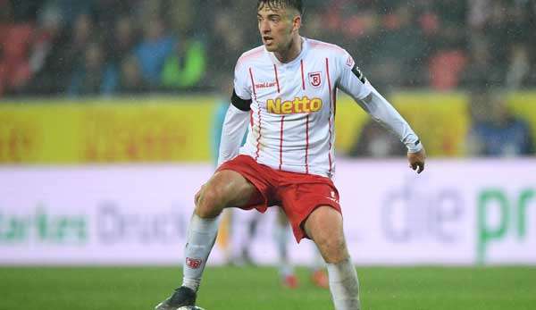 Max Besuschkow und Jahn Regensburg hoffen auf einen Sieg gegen Heidenheim.